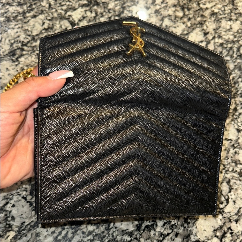 CASSANDRE ENVELOPE CHAIN WALLET IN GRAIN DE POUDRE LEATHER
NOIR - Picture 6 of 8